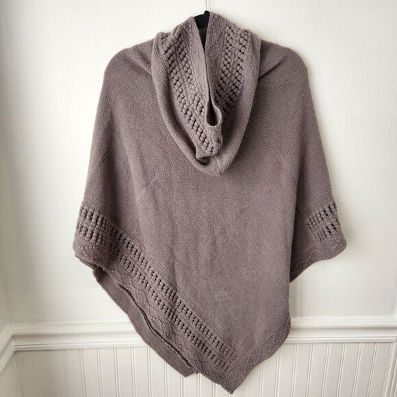 NWT Steve Madden Crochet Knit Soft Cozy Hooded Cape Poncho Knit Sweater Grey OS - Picture 4 of 9